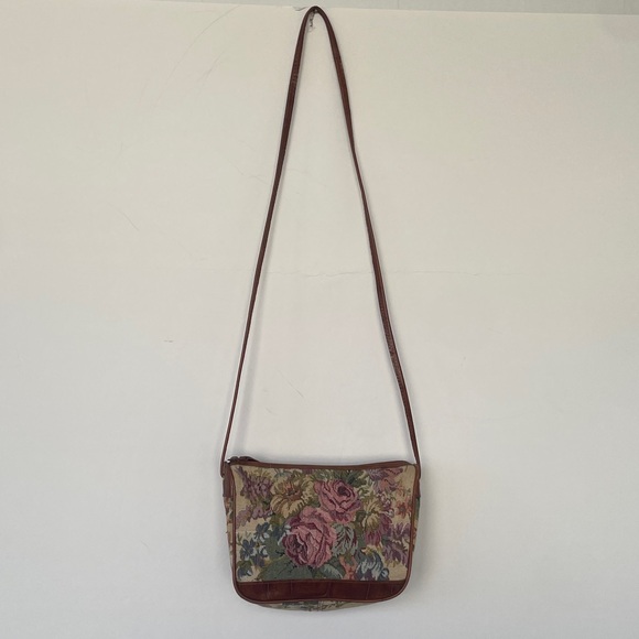 Valerie Stevens Floral Tapestry Crossbody Bag Purse - Picture 1 of 17